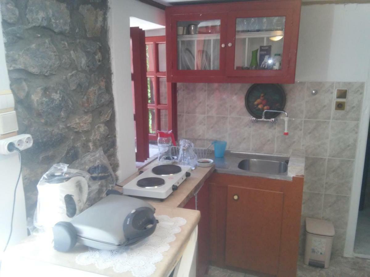 Kalapo Apartment Tseratsiá Kültér fotó