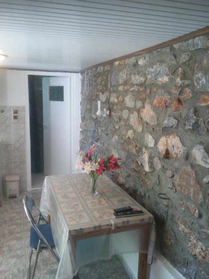 Kalapo Apartment Tseratsiá Kültér fotó